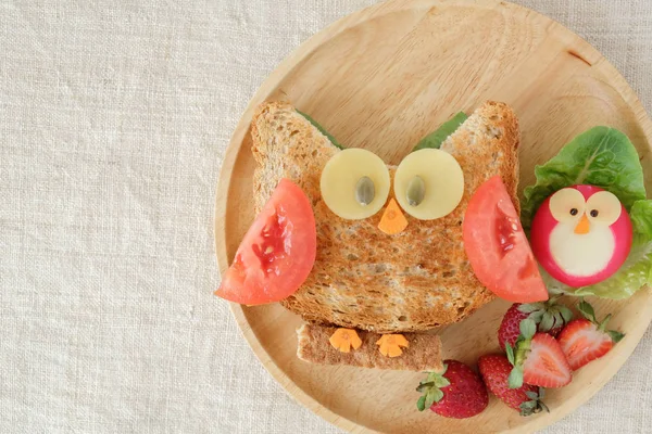 Red Owl lunch plate, fun food art for kids