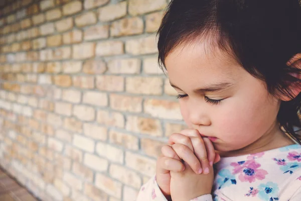 Little Multiethnic Girl Praying Kid Child Pray Concept — Stock Photo, Image