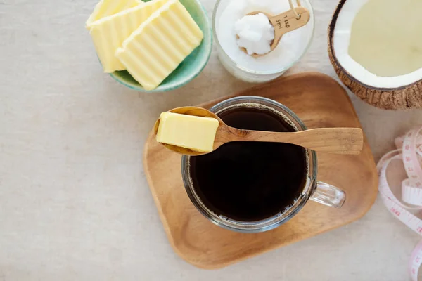 Kuloodporne Kawa Miesza Się Organicznych Trawy Karmione Masła Mct Olej — Zdjęcie stockowe