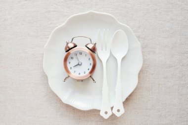Saat levha ve şerit metre, aralıklı açlık diyet kavramı
