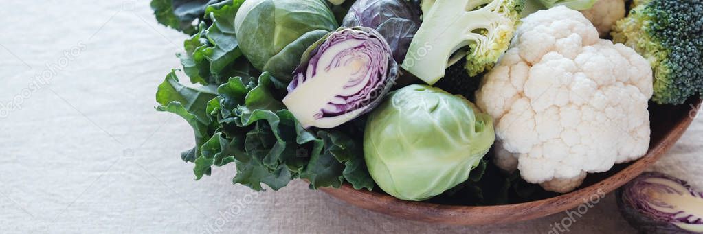 cruciferous vegetables in wooden bowl, reducing estrogen dominan