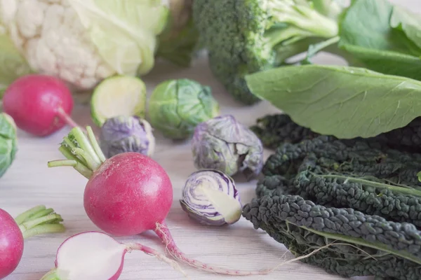 十字花科蔬菜 花椰菜 花椰菜 布鲁塞尔芽 减少雌激素优势 以植物为基础的素食 纤维健康食品 — 图库照片