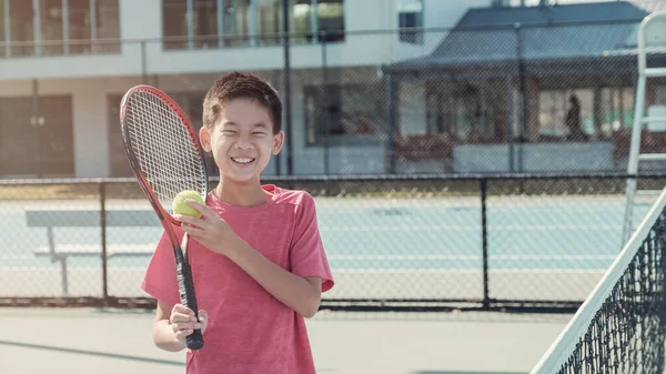 Joven Saludable Feliz Adolescente Preadolescente Asiático Niño Tenista Principiante Jugador — Foto de Stock