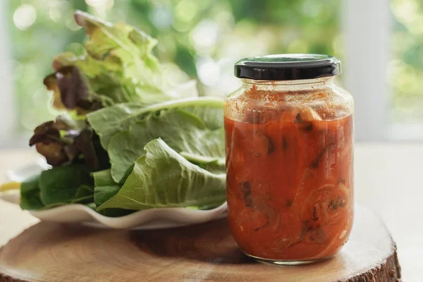 Domowej Roboty Szklany Słoik Kimchi Koreańska Tradycyjna Kuchnia Wegańskie Probiotyki — Zdjęcie stockowe