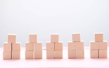 İş simgesi ve ahşap kalıplı arka plan için ahşap küp, iş fikri kavramı