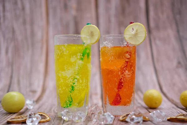 Refreshing Summer Drinks Alcohol Table Background Cool Drinks Lemonade Space — Stock Photo, Image
