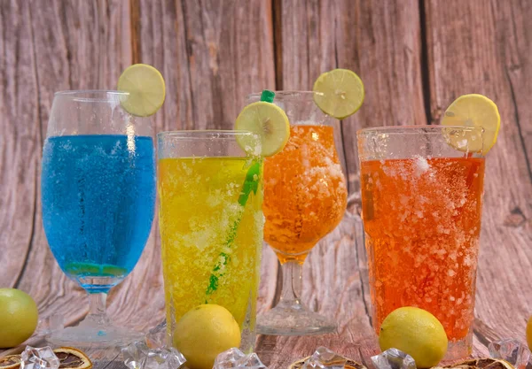 Refreshing Summer Drinks Alcohol Table Background Cool Drinks Lemonade Space — Stock Photo, Image