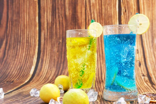 Cool Drinks Summer Alcoholic Cocktail Wood Table Space Text — Stock Photo, Image