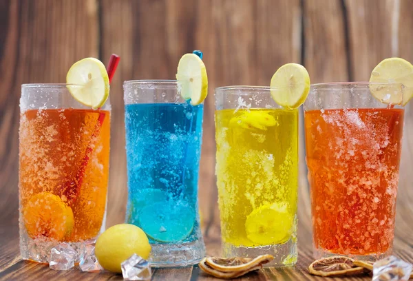 Nyári Ital Gyümölcs Puncs Mocktail Asztal Bokeh Háttér — Stock Fotó