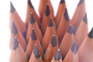 Okula dönüyorum. Beyaz arkaplanda kalemi kapat