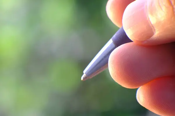 Escrita Mão Caderno Com Uma Caneta — Fotografia de Stock