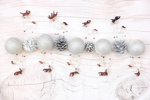 Kerst Nieuwjaar Decoraties Wit Hout Achtergrond Ruimte Voor Tekst Kerstvakantie — Stockfoto