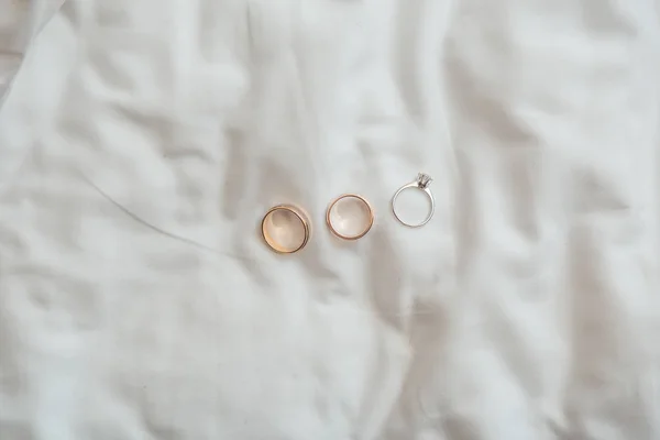 무한대에 두 결혼 반지에 서명합니다. 사랑 개념. — 스톡 사진