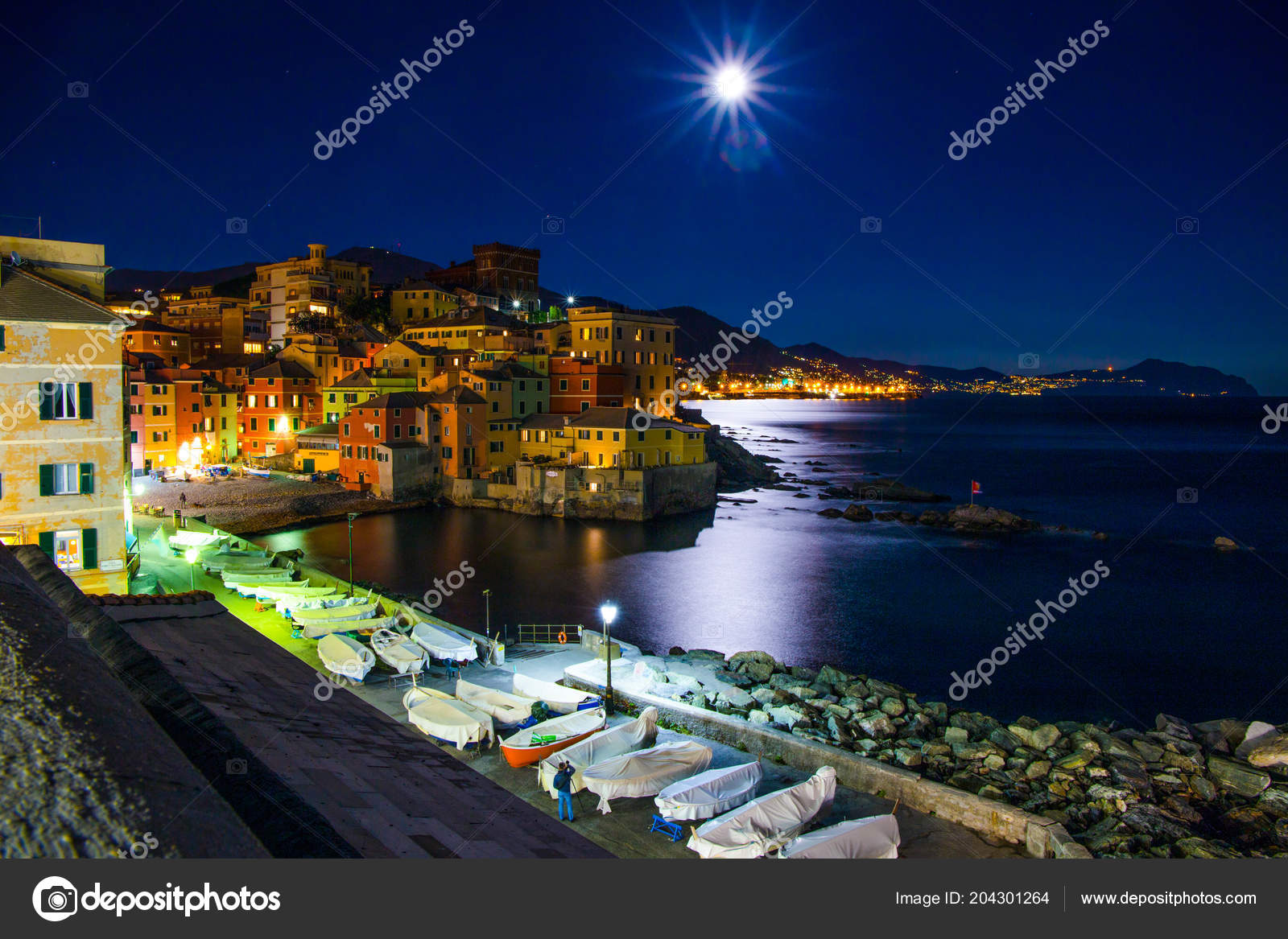 Genoa Boccadasse Night While Watching Large Moon Genoa Italy