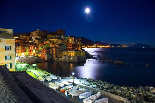 Génova Boccadasse Por Noche Mientras Observa Luna Grande Génova Italia —  Fotos de Stock