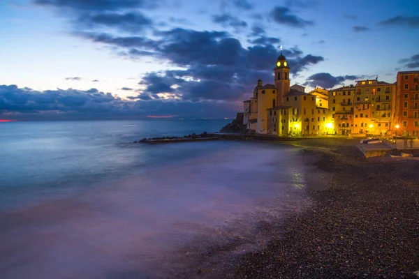 Beautiful Середземномор Маленьке Місто Вечірній Час Підсвіткою Camogli Генуезька Італія — стокове фото