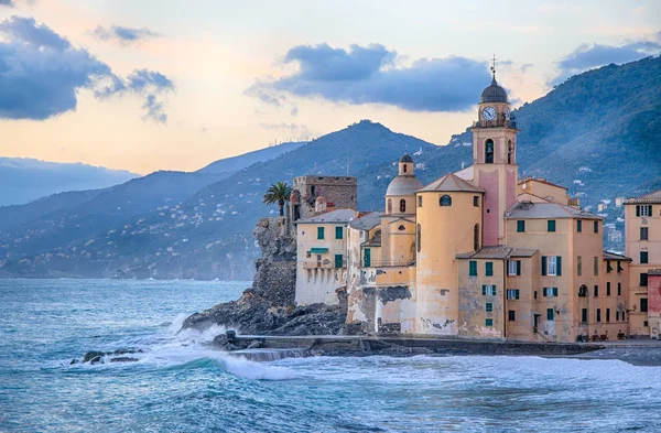 Iglesia Antigua Edificios Históricos Cerca Del Mar Camogli Génova Italia — Foto de Stock