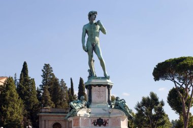 Piazzale Michelangelo (Michelangelo Meydanı) (Firenze) Floransa'daki David heykeli. İtalya. Floransa Belediye Binası heykeli ona onu beri 400 yıl boyunca Doğum adanmış.