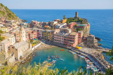 Vernazza, İtalya, 31 Temmuz 2017 - panoramik bir Vernazza, 5 Terre, La Spezia eyaletinin, Ligurian kıyısında, İtalya.