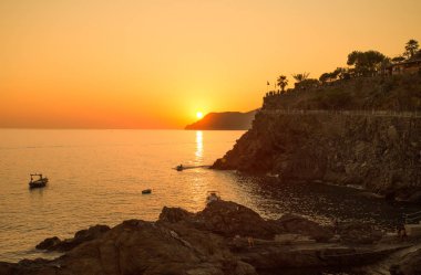 Günbatımı Manarola, 5 Terre, La Spezia eyaletinin, Ligurian kıyısında, İtalya.