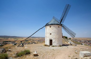 Campo de CRIPT'daki yel değirmenleri grubudur. La Mancha, Consuegra, Don Kişot rota, İspanya, Europe