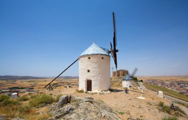 Campo de CRIPT'daki yel değirmenleri grubudur. La Mancha, Consuegra, Don Kişot rota, İspanya, Europe
