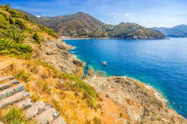 Bonassola, Ligurya Doğu kıyısında, 5 Terre, La Spezia eyaletinin, İtalya yakınındaki antik köy panoramik manzaralı