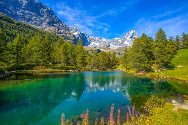 View Blue Lake Lago Blu Breuil Cervinia Cervino Mount Matterhorn — Stock Photo, Image