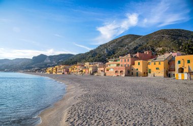 Görünüm Varigotti beach, Savona eyaletinde, Ligurian kıyısında, İtalya.