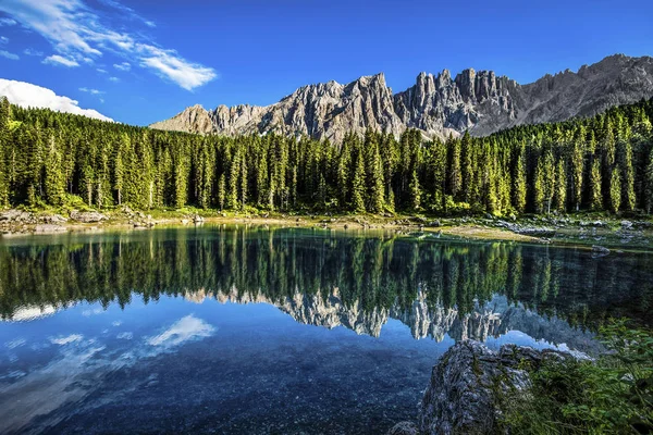 Карирзее Lago Carezza Озеро Донском Регионе Южный Тироль Италии — стоковое фото