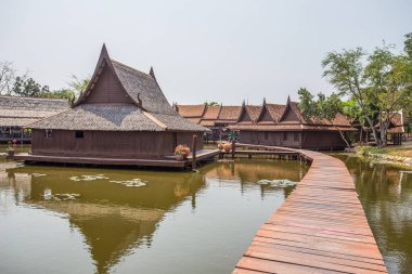 Samut Prakan, Tayland, 6 Şubat 2017 - Suüstü pazarı antik şehir parkı, Muang Boran, Samut Prakan Eyaleti, Tayland