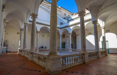 Genoa (Genova) İtalya, 23 Mart 2017 - İtalyan şehir Cenova (Genova), İtalya Palazzo Ducale birinci katında ana salonunda ayrıntılarını