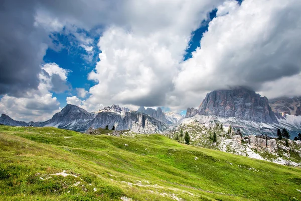 Ομάδα Tofane Δολομίτες Alps Ιταλία — Φωτογραφία Αρχείου