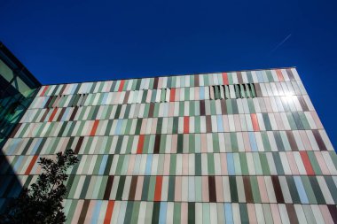 Milan, İtalya, 28 Şubat 2017 - dış, Milan, İtalya'da bir modern ofis renkli