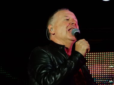 Genoa (Genova), İtalya, 11 Temmuz 2018 - Simple Minds grup lideri ve solisti Jum Kerr Cenova (Genova), İtalya ile uyum içinde yaşamak.