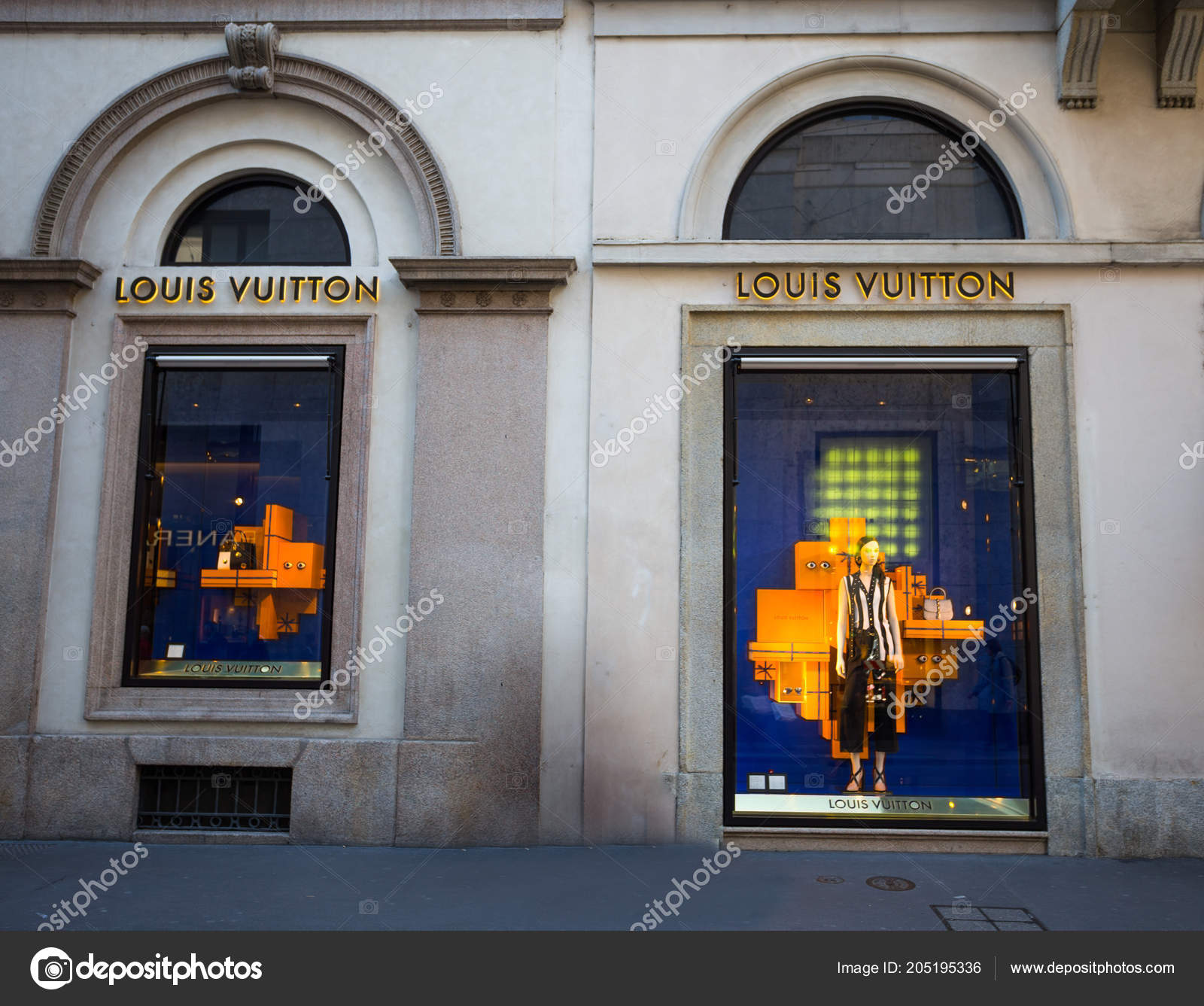 Milan Italy March 2017 Shop Windows Louis Vuitton Shop Milan – Stock Editorial Photo ...