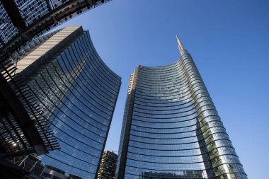 Unicredit kulede Gae Aulentis Square, iş alanı Garibaldi yakınındaki görünümünü Tren İstasyonu. İtalya.