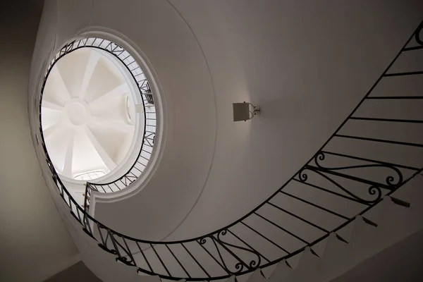 Escaliers Dans Intérieur Blanc Moderne — Photo