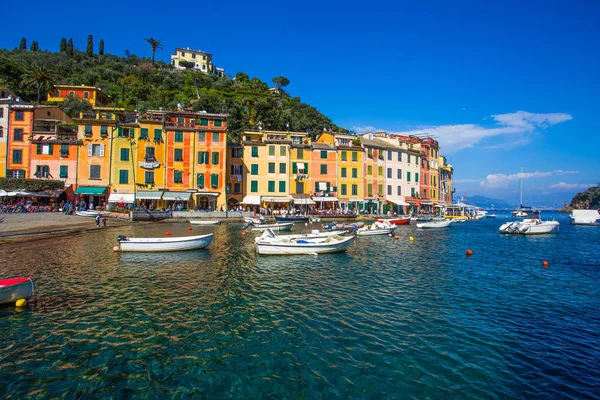 ポルトフィーノ イタリア 2017 イタリアの漁村ポルトフィーノのビュー ジェノヴァ県イタリア 美しい港とカラフルな家と観光地 — ストック写真