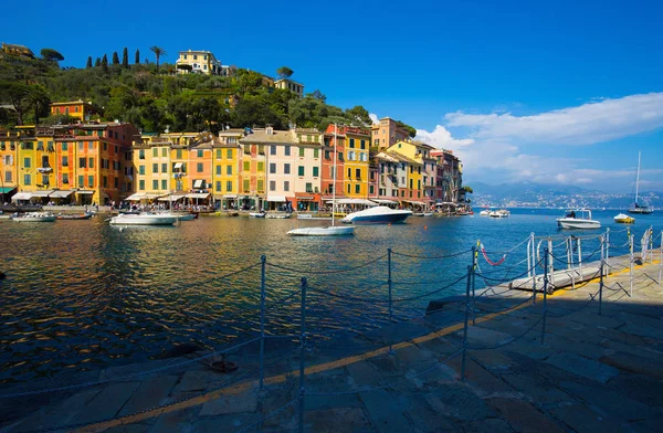 ポルトフィーノ イタリア 2017 イタリアの漁村ポルトフィーノのビュー ジェノヴァ県イタリア 美しい港とカラフルな家と観光地 — ストック写真