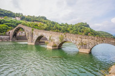 Maddalena köprü, (Ponte della Maddalena), Borgo bir Mozzano, Lucca, İtalya, İtalya için önemli ortaçağ köprü. Tuscany.
