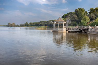 Torre del Lago Puccini, Pisa, Toskana, İtalya görünümünü