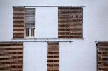 Şehir, Beyaz Saray cephe ile Windows bir evin ahşap kepenkleri.