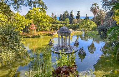 Diana Tapınağı ve Villa Durazzo - Pallavicini içinde Cenova Pegli, İtalya Çin Bridge'de