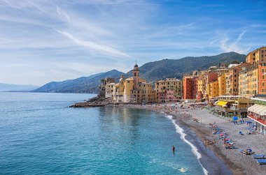 Camogli, İtalya, 23 Mayıs 2017 - görünümünü Camogli şehir, Cenova ilinde, Liguria, Akdeniz kıyılarında, İtalya
