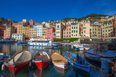 Camogli, İtalya, 23 Mayıs 2017 - görünümünü Camogli şehir, Cenova ilinde, Liguria, Akdeniz kıyılarında, İtalya