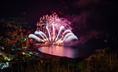 Recco, İtalya için güzel ve piroteknik havai fişek / Fireworks uygulamasında Recco, Genoa, İtalya