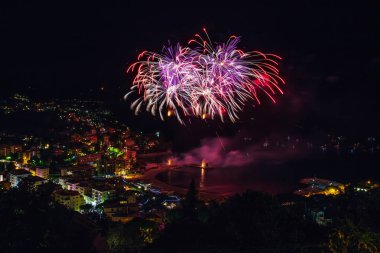 Recco, İtalya için güzel ve piroteknik havai fişek / Fireworks uygulamasında Recco, Genoa, İtalya