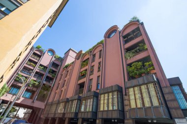 Milan, İtalya, 7 Haziran 2017 - Modern binalar ve ofisler Lanza yerinde merkezi Milano kenti, İtalya