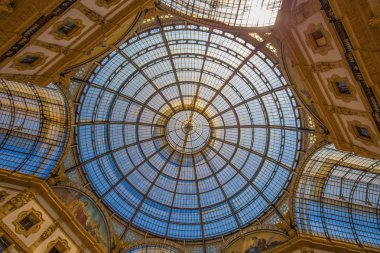 Milan, İtalya, 7 Haziran 2017 - iç kubbe Vittorio Emanuele II Galerisi, Alışveriş Merkezi yakınındaki Duomo Meydanı, Milan, İtalya